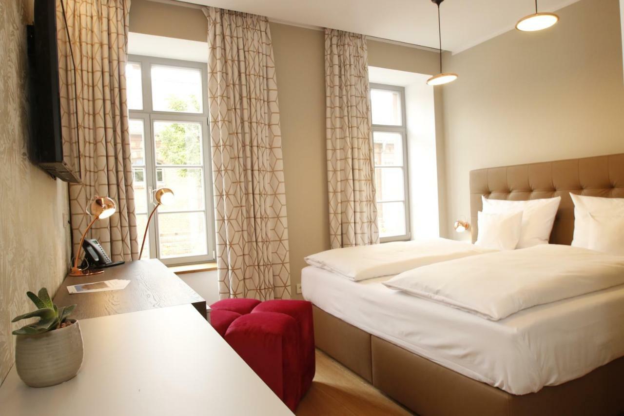 Amelie No 1 Hotel & Appartements 랜다우인더펠즈 외부 사진