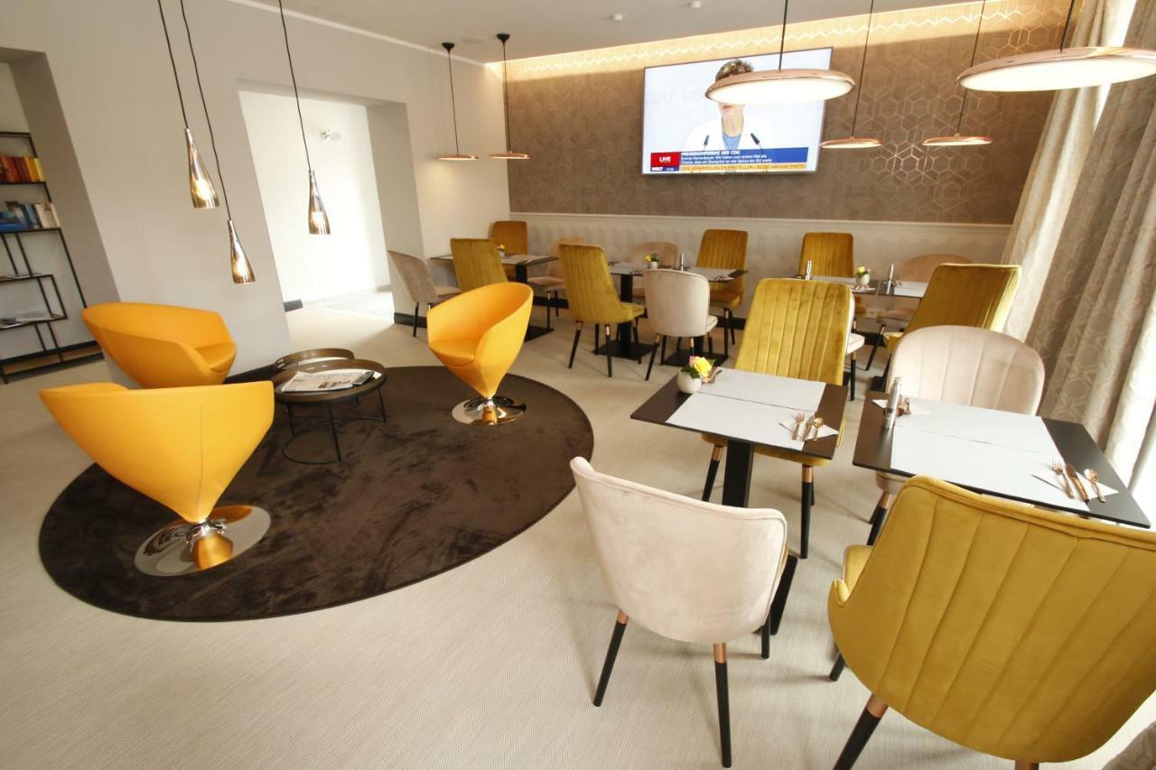 Amelie No 1 Hotel & Appartements 랜다우인더펠즈 외부 사진